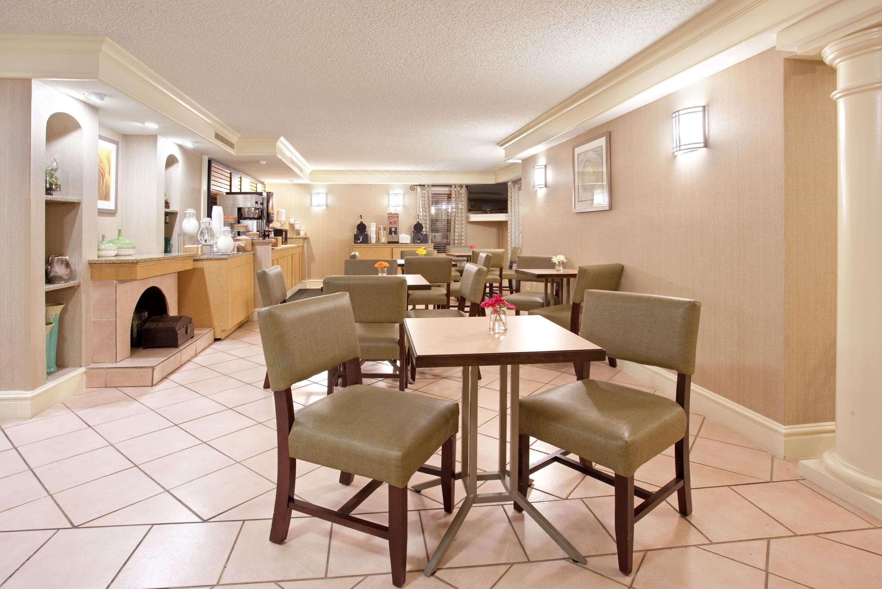 La Quinta Inn By Wyndham Denver Central Ngoại thất bức ảnh