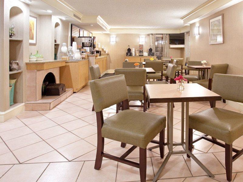 La Quinta Inn By Wyndham Denver Central Nhà hàng bức ảnh